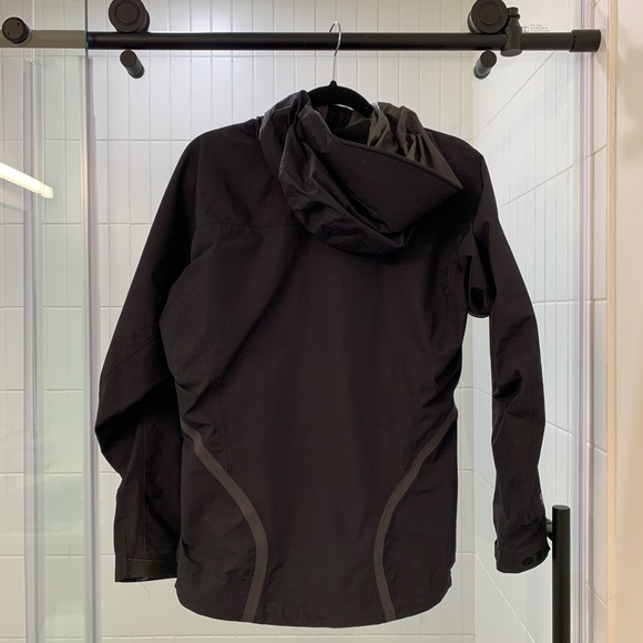 Mountain Hardware Waterproof Gore-Tex Shell Jacket - Picture 2 of 4